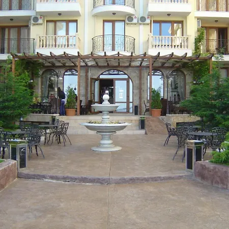 Royal Bay *